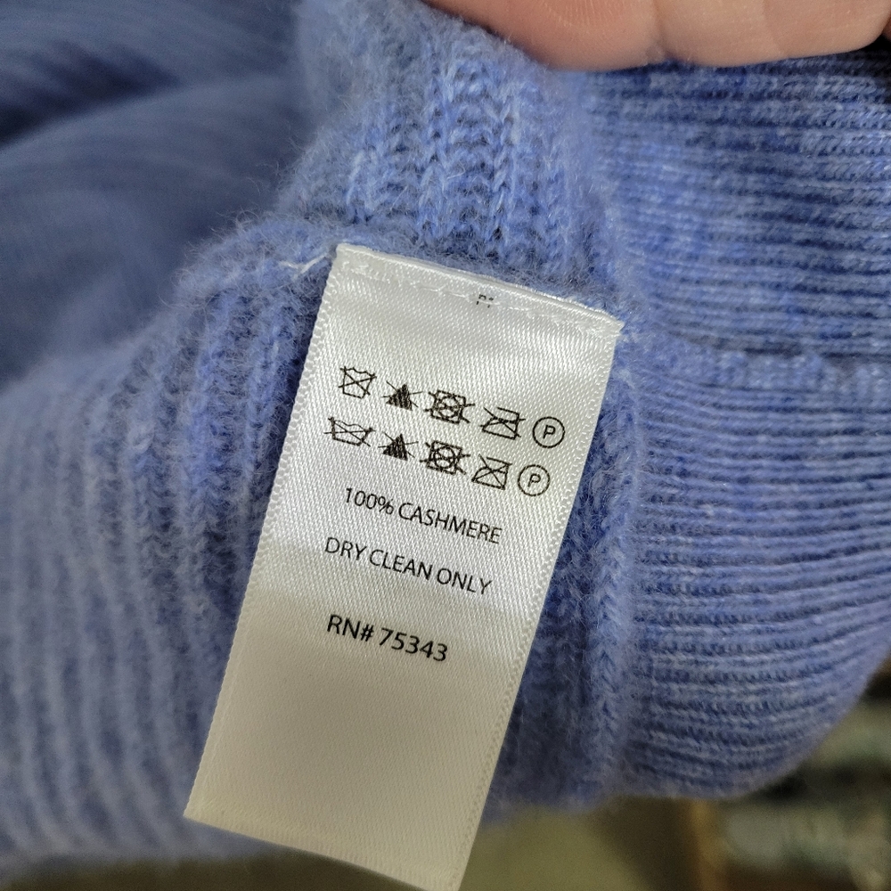 Rachel Zoe Blue 100% Cashmere Sweater, Size Medium - Picture 4 of 5